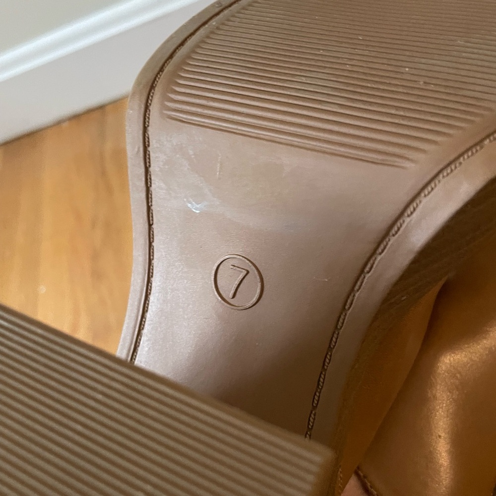 Universal Thread Tan Platform Mules size 7 - image 10